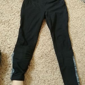 Hole pattern leggings